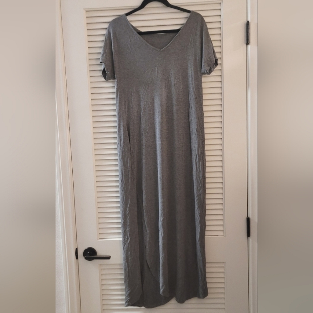 Grey Relaxed-Fit V-Necked Short-Sleeve Maxi Dress W Two Leg Slits & Pockets